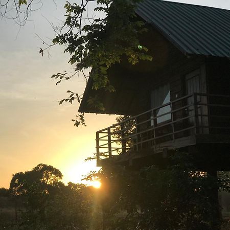 Chena Huts Eco Resort 시기리야 외부 사진