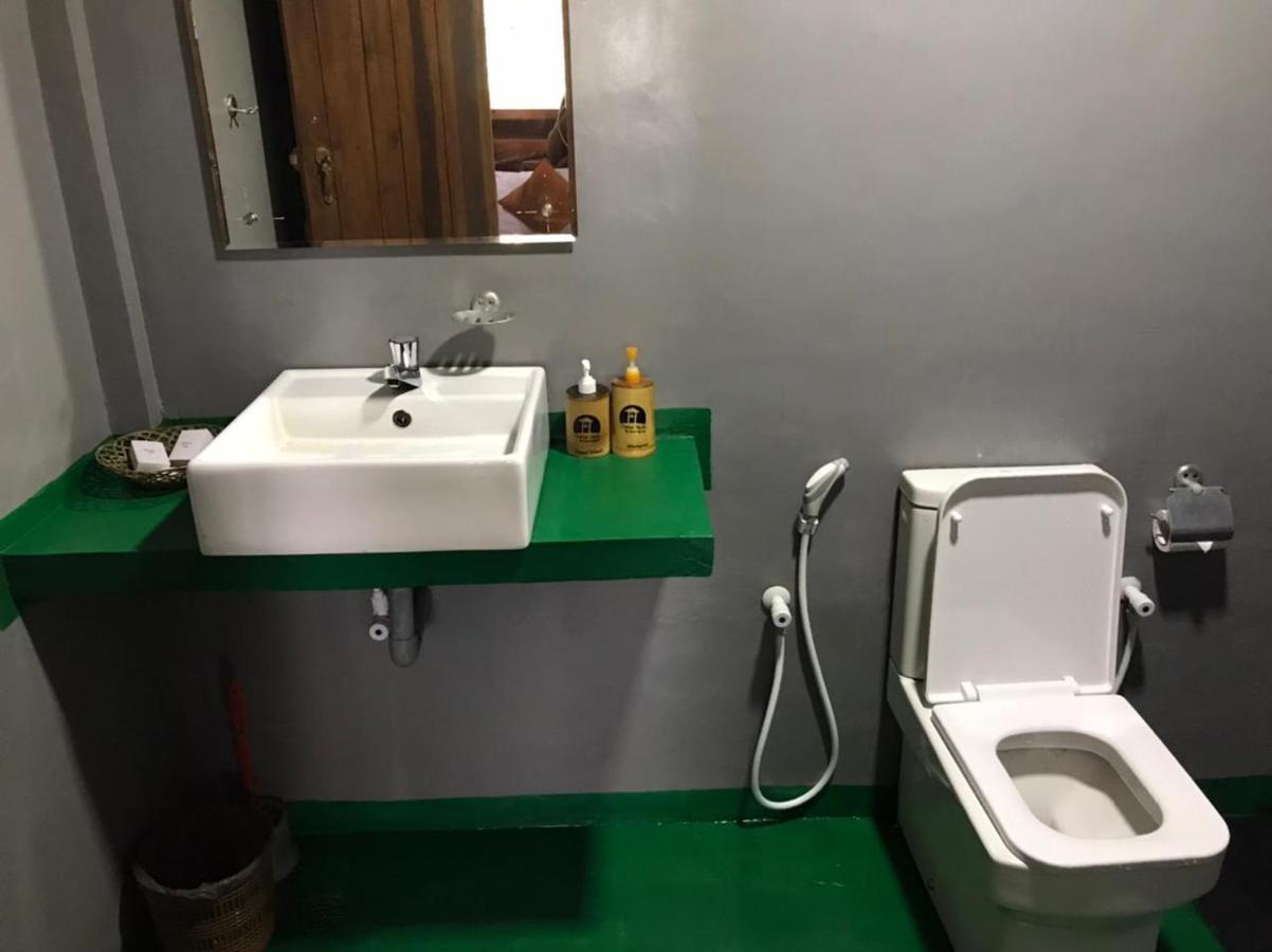 Chena Huts Eco Resort 시기리야 외부 사진