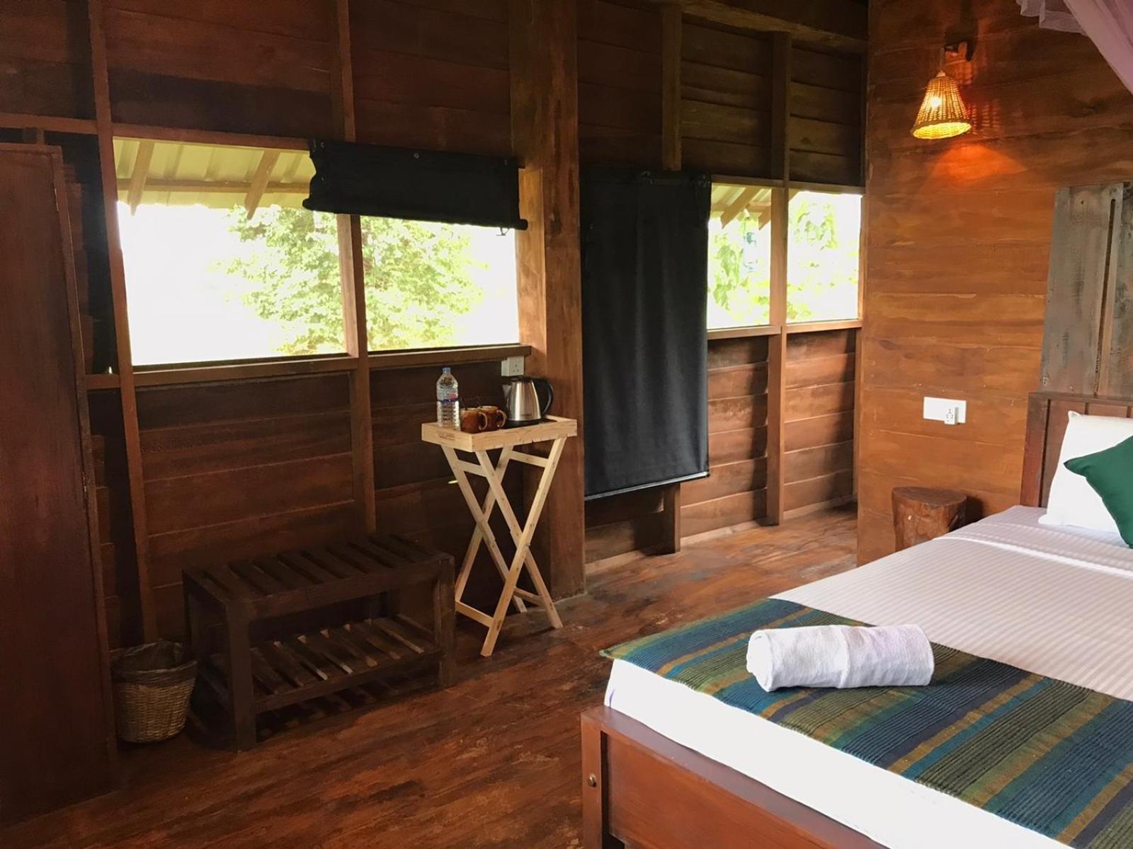 Chena Huts Eco Resort 시기리야 외부 사진