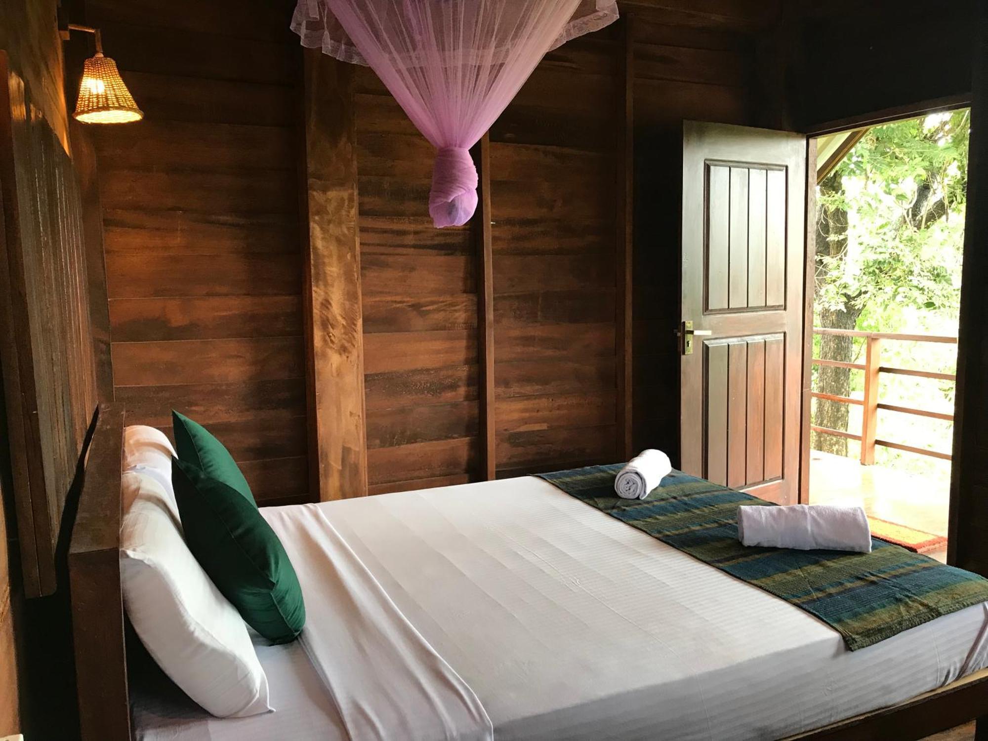 Chena Huts Eco Resort 시기리야 외부 사진